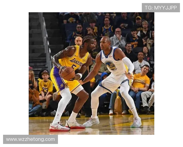 NBA最新动态：詹姆斯复出助湖人大胜勇士，库里伤情引关注