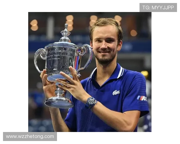 梅德韦杰夫夺得2025年ATP年终总决赛冠军 迎来职业生涯新高峰